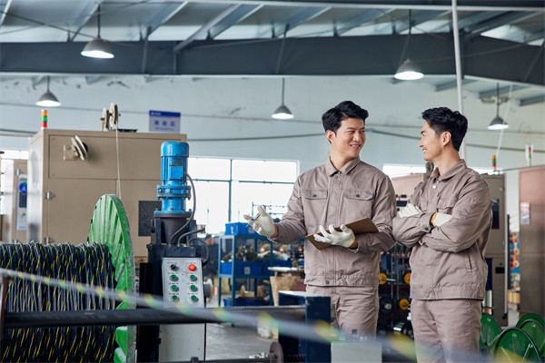 制造業(yè)管理新策略，引領(lǐng)企業(yè)高效運(yùn)營，提升競爭力