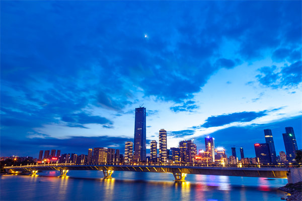 制定精準企業(yè)戰(zhàn)略，引領企業(yè)邁向卓越發(fā)展新高度