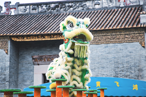 佛山戰(zhàn)略咨詢公司如何優(yōu)化企業(yè)市場(chǎng)競(jìng)爭(zhēng)策略？