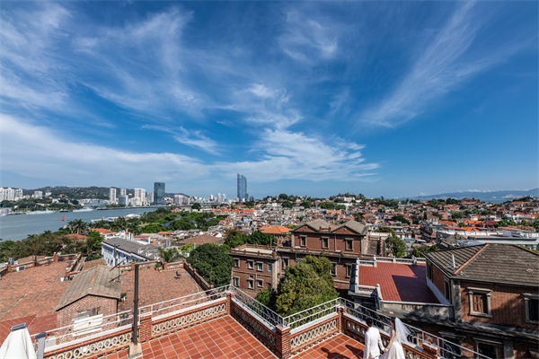 廈門企業(yè)深陷同質(zhì)化競(jìng)爭(zhēng)泥沼，廈門戰(zhàn)略咨詢公司如何助力破局？