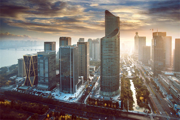 市場突變計劃失效，年度計劃如何靈活應(yīng)對突發(fā)情況？